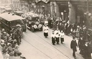 geoffreystuddertkennedy-funeralproc-500