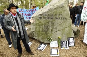 Roma travellers at the Holocaust Memorial