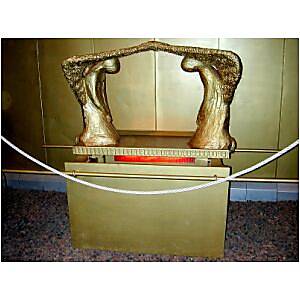 The "mercy seat", throne of the invisible God