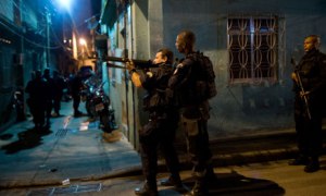 Dawn raid in Caju favela, Rio